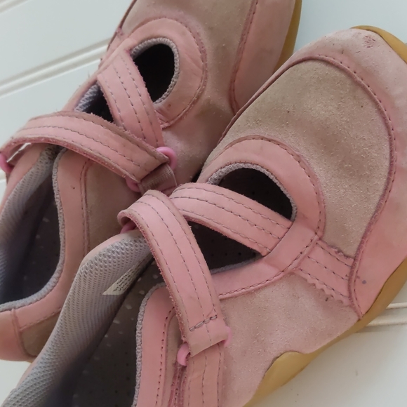 LL Bean Pink Velcro Sneakers - Picture 12 of 12